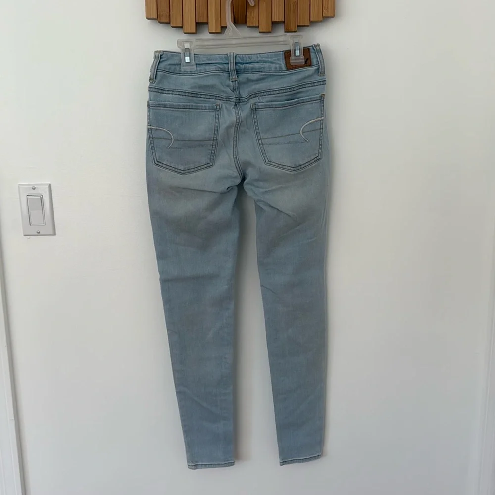 American Eagle Light Wash Jeggins - Picture 2 of 4